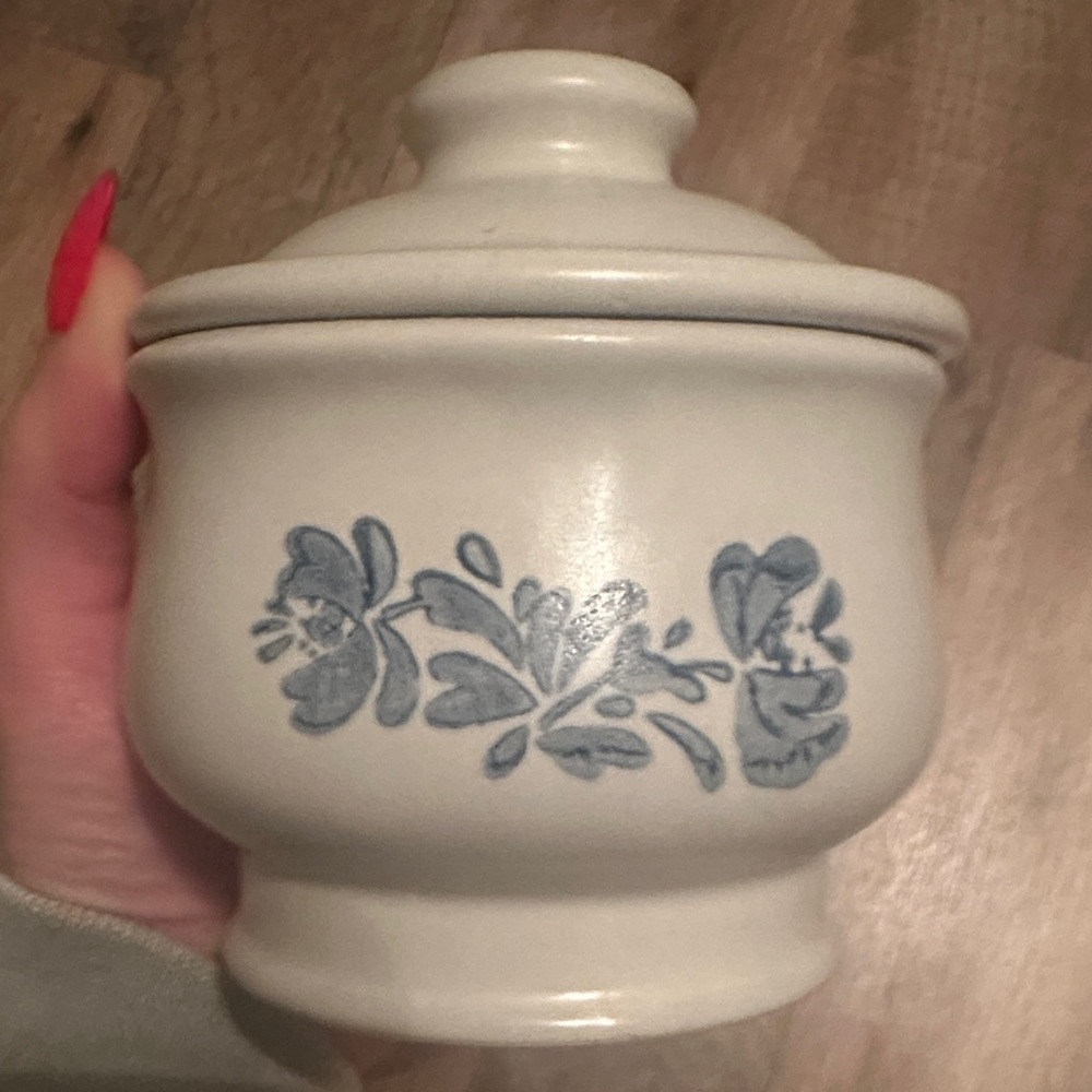 Pfaltzgraff Yorktowne Sugar Jar